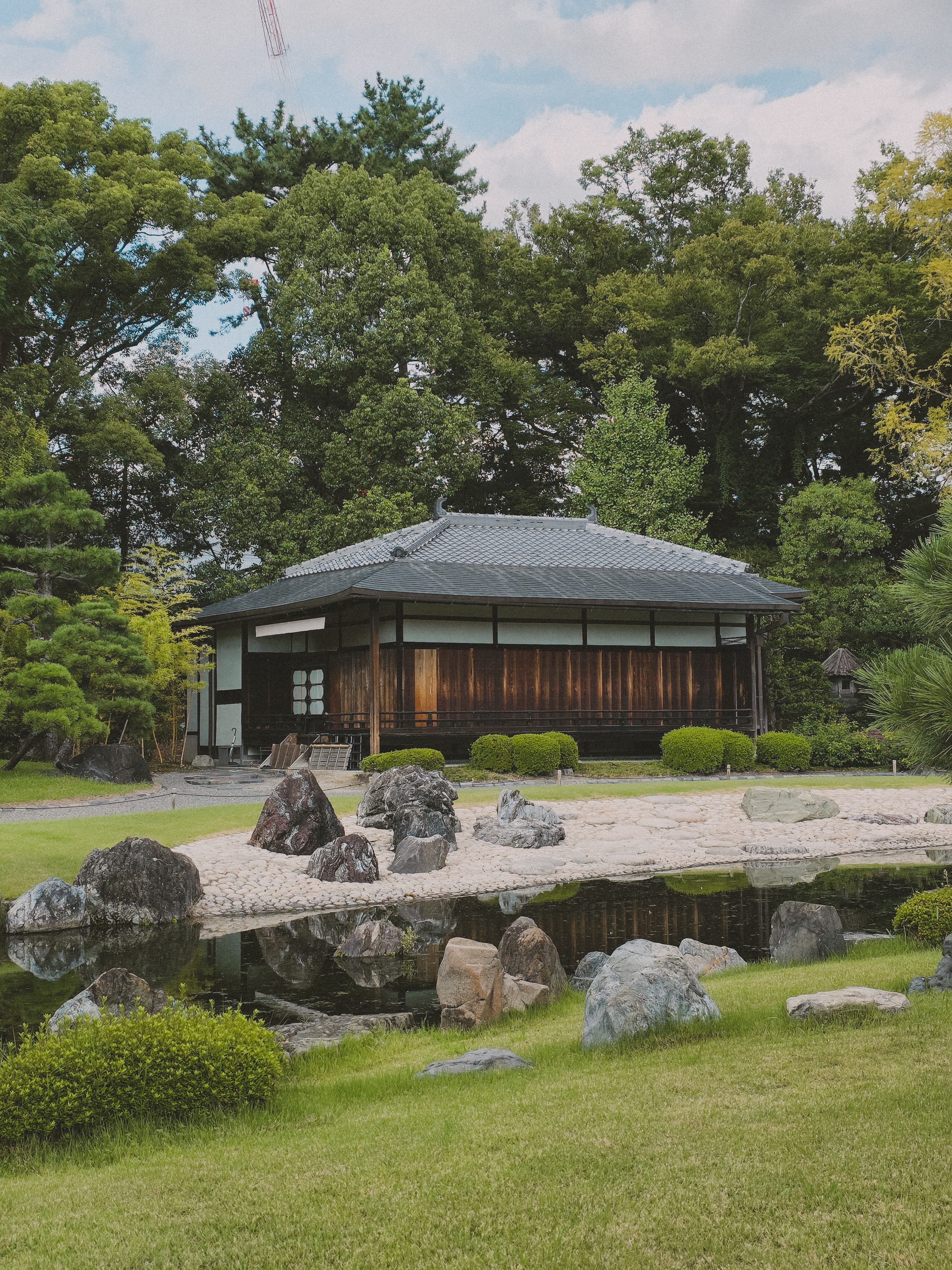 Casa de té japonesa en jardín